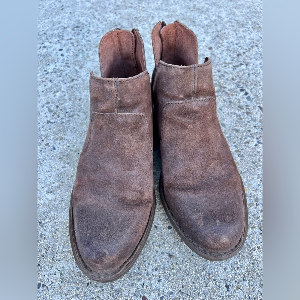 Born Kerri brown leather ankle boots size 6